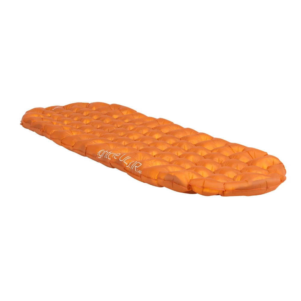 Orange Isomatte LightCore für Motorrad-Camping, große Größe, leicht und aufblasbar, ideal für Outdoor-Abenteuer.